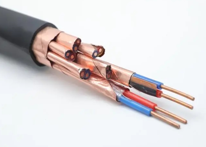 远光电缆厂家提醒高压电线为什么没有绝缘外皮.jpg